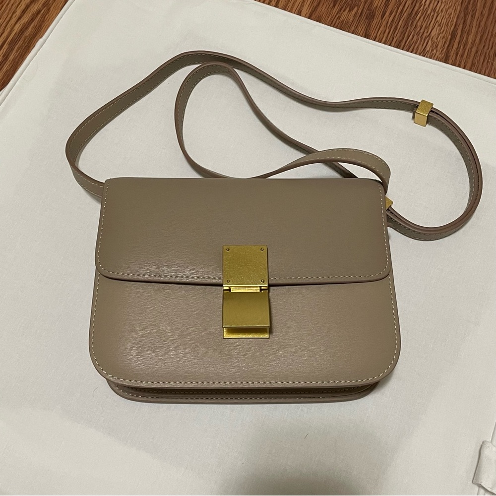 Nude leather small classic crossbody bag